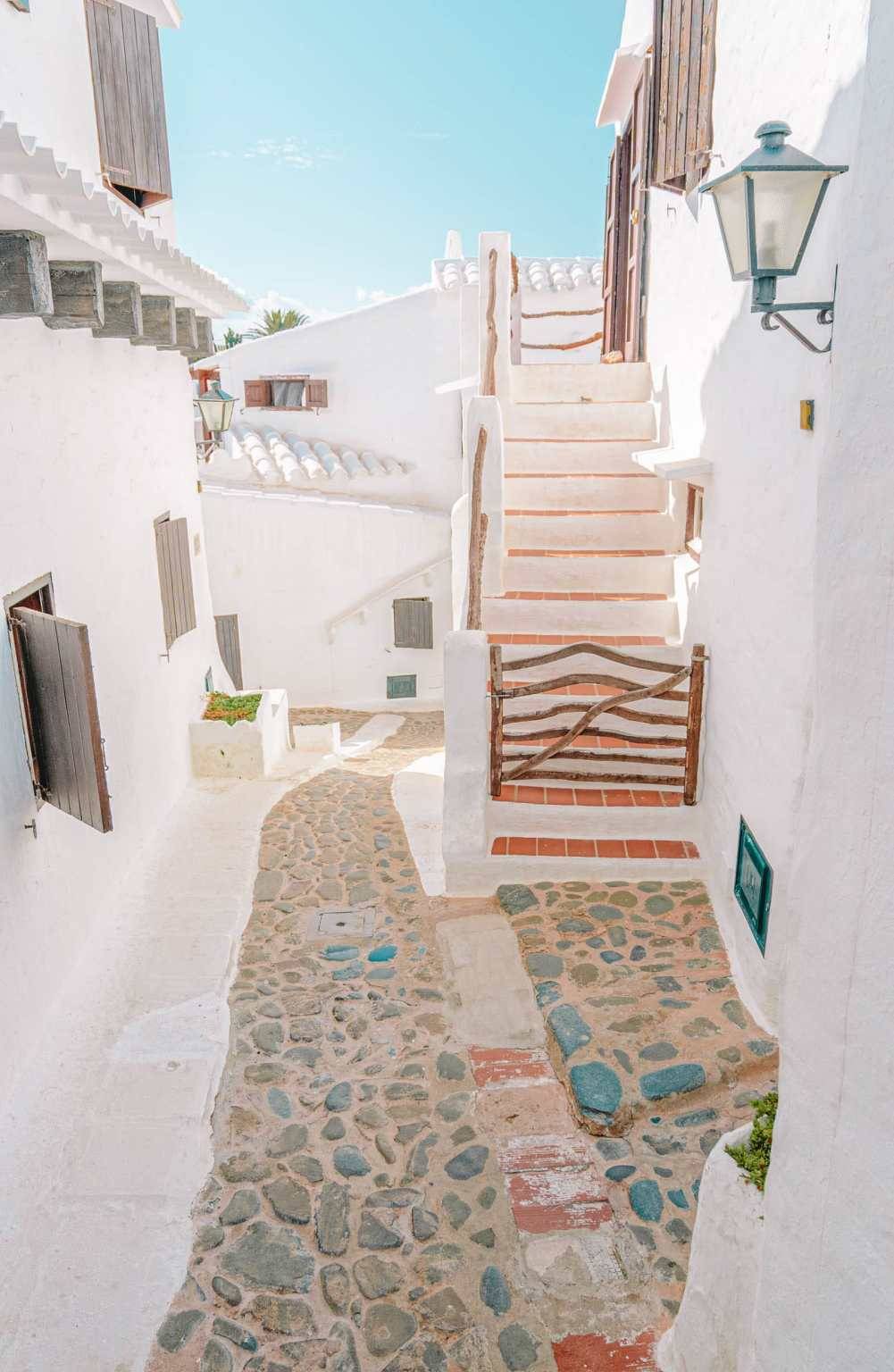 Source: http://alisaineurope.tumblr.com