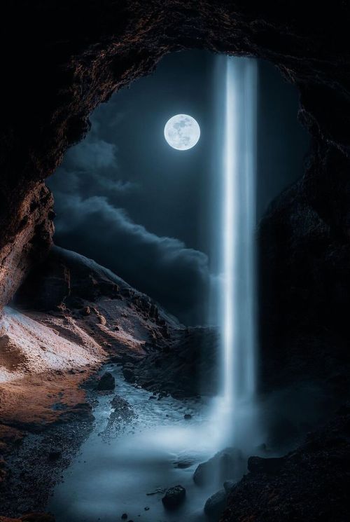 Source: http://alisaineurope.tumblr.com