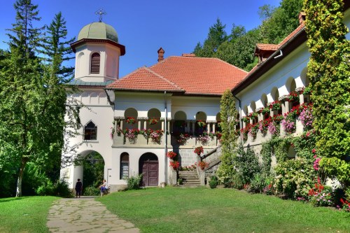 Source: http://hiddenromania.tumblr.com