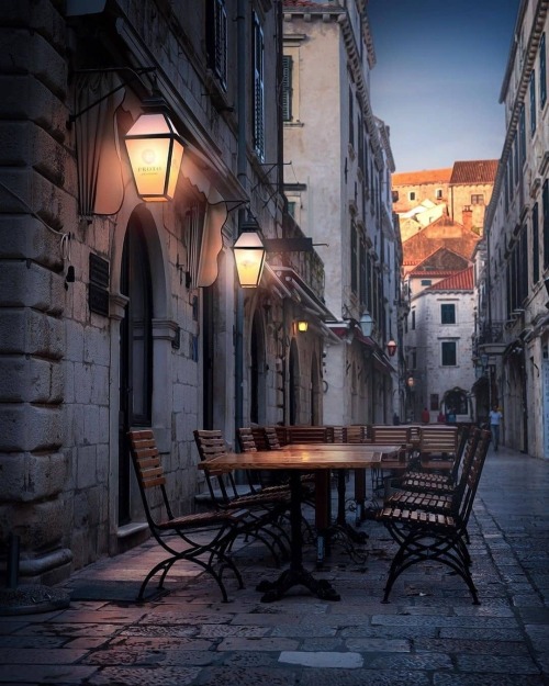 Source: http://alisaineurope.tumblr.com